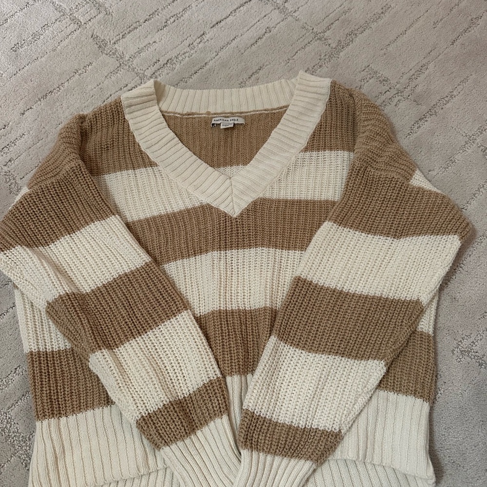 American Eagle Outfitters V-Neck Sweater - Cream and Brown